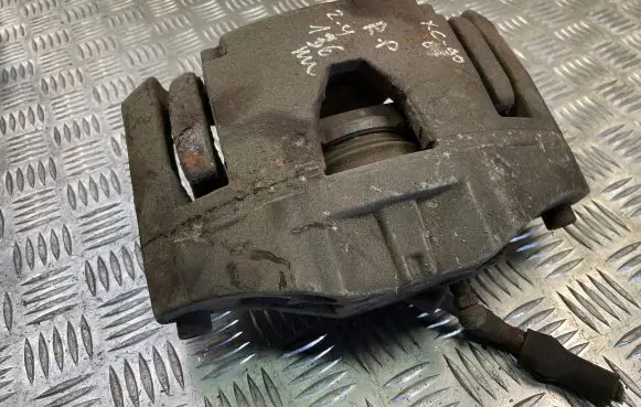 Volvo XC90 Front brake caliper