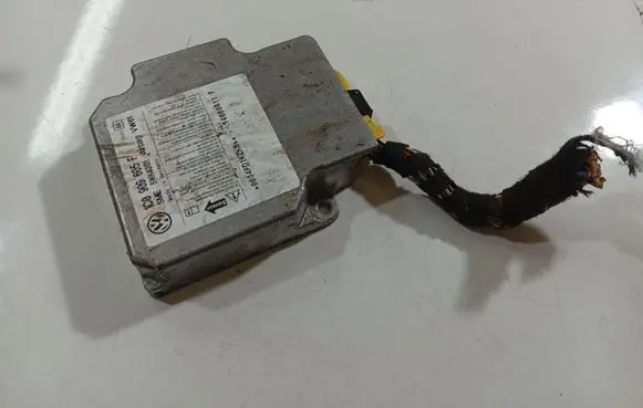 Skoda Fabia Mk2 (5J) Airbag control unit/module 1C0909605F
