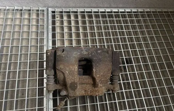 Front brake caliper