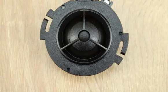 Front door high frequency speaker