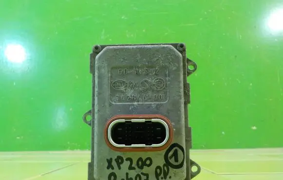 Peugeot 407 LED ballast control module 5DF00870450 XP200