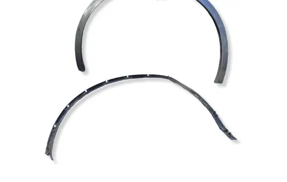 Volkswagen Touareg III Front arch trim 