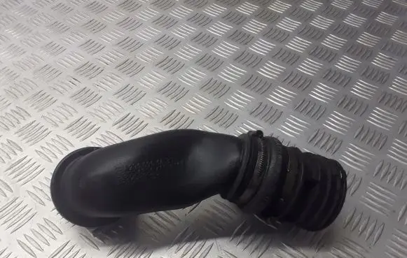 Mercedes-Benz C W203 Air intake hose/pipe A2710901437