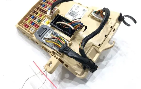 Hyundai Elantra VI Fuse box set