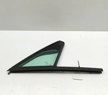 Volkswagen Touareg III Front door vent window glass four-door 760845114F
