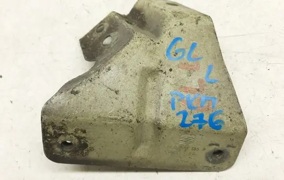 Seat Ibiza III (6L) Fender mounting bracket 6L0821135A