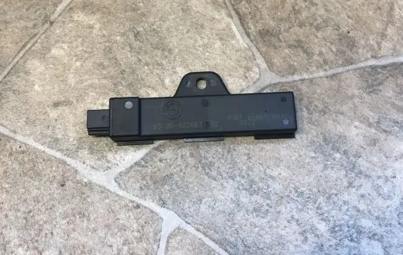 BMW 5 GT F07 Keyless system antenna 9220832