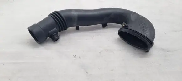 BMW 5 E39 Turbo air intake inlet pipe/hose 2248154 13712248154