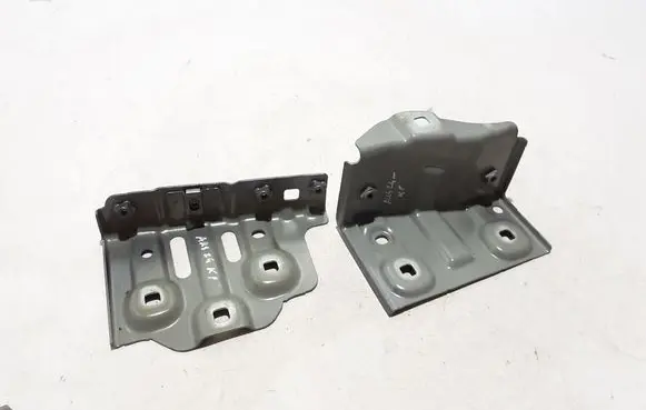 Renault Austral Fender mounting bracket 631230165R