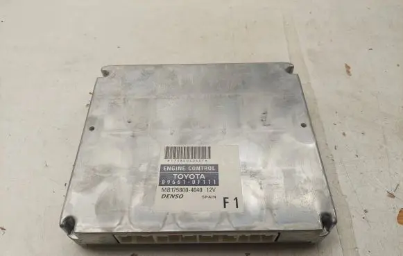 Toyota Corolla Verso AR10 Engine control unit/module 896610F111 MB1758004040