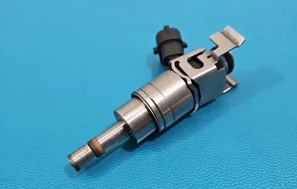Alfa Romeo 159 Fuel injector 0261500022 IMPRK1532599