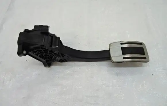 Citroen DS7 Crossback Accelerator throttle pedal 9674829180