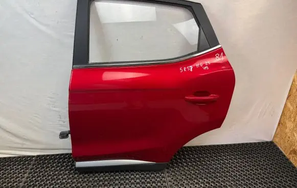 MG ZS Rear door