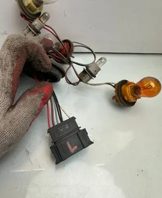 Skoda Roomster (5J) Tail light bulb cover holder 191972716