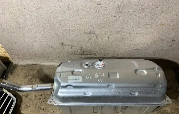 Mercedes-Benz SL R230 Fuel tank A2304703401