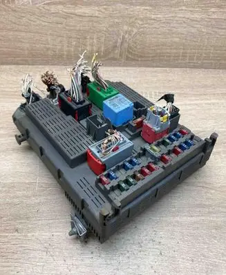 Citroen C5 Fuse module 9645352980 264604