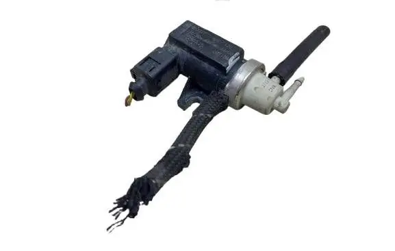 Audi A4 S4 B5 8D Turbo solenoid valve 1J0906627A 72290325 08T158