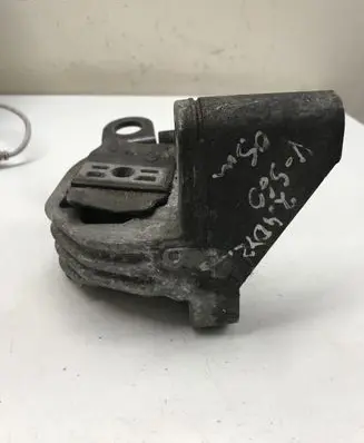 Volvo S60 Engine mount bracket 326C88
