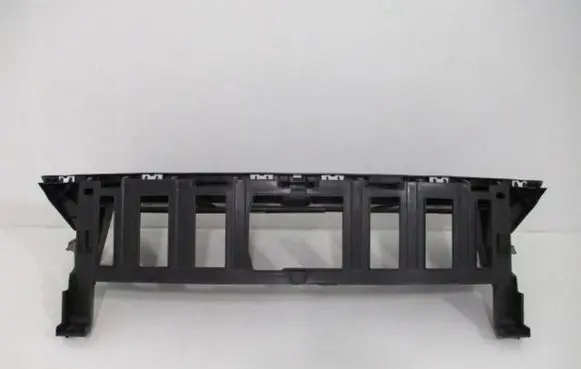 Peugeot 5008 II Front bumper mounting bracket 98106346XT