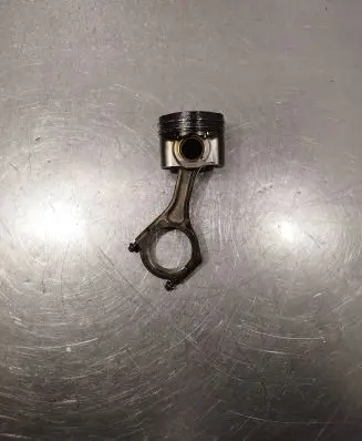 Subaru Forester SH Piston with connecting rod