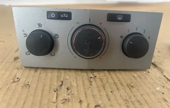 Opel Zafira B Climate control unit 13269410 82972 901513140001