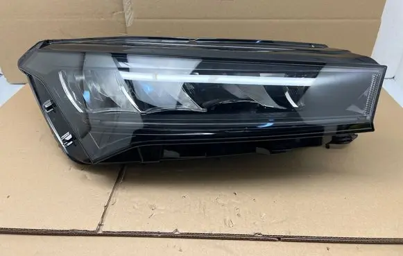 Skoda Enyaq iV Headlight/headlamp 1EX01477302