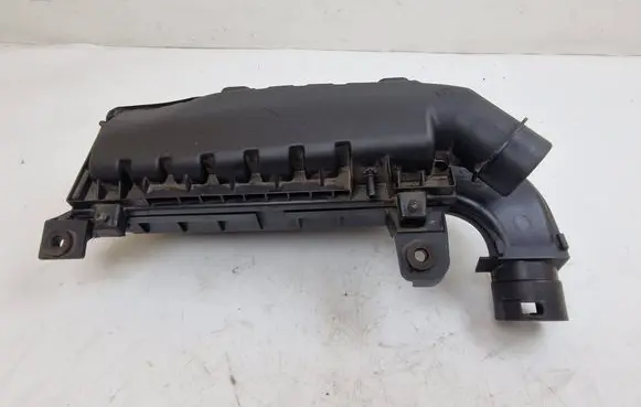 Peugeot 308 Air filter box 9805057080