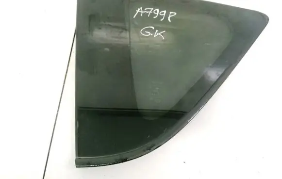 Toyota RAV 4 (XA30) Rear side window