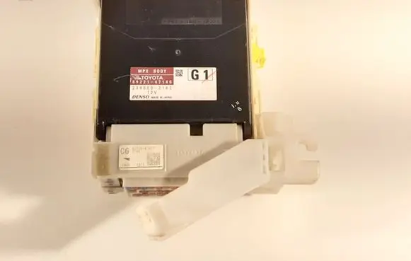 Toyota Prius (XW30) Fuse module 8922147140 2380002162 8273047451