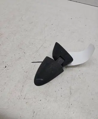 Peugeot 107 Tailgate/trunk/boot hinge 