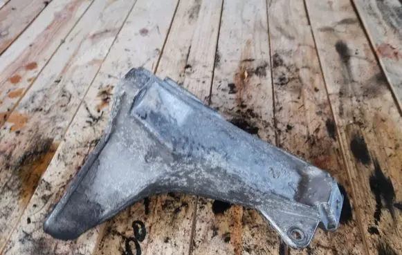 Audi A4 S4 B6 8E 8H Engine mounting bracket 8E0199308D