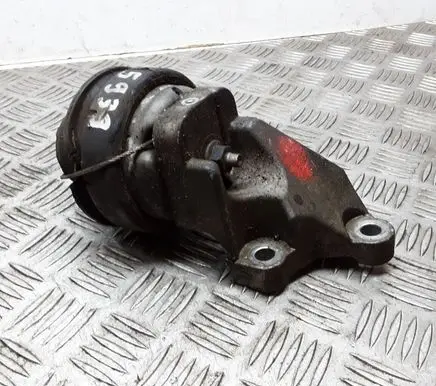 Volvo S60 Engine mount bracket 8683936