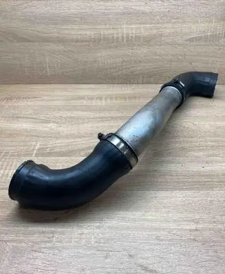 BMW 5 E39 Intercooler hose/pipe 7799390 2247903