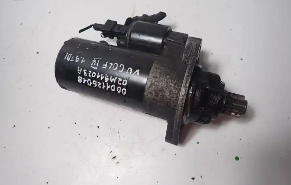 Volkswagen Golf IV Starter motor 0001125018 02M911023A