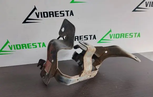 Volvo V60 Power steering pump mounting bracket 31317375 A0025478 C6S4B