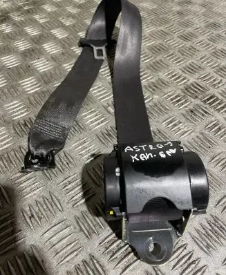 Opel Astra J Middle seatbelt (rear) 13443564 627630900