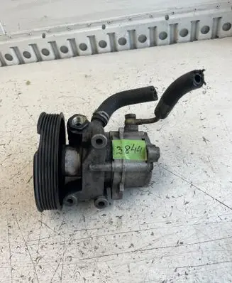 Mercedes-Benz E W210 Power steering pump 2106473