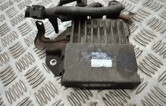 Toyota Avensis T250 Fuel injection control unit/module 8987120070