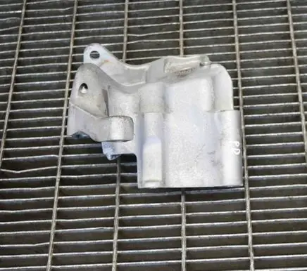 Volvo XC60 Engine mounting bracket 31401633