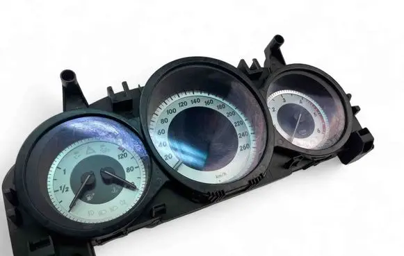 Mercedes-Benz C W204 Speedometer (instrument cluster) A2049002408