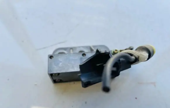Nissan Almera Airbag deployment crash/impact sensor
