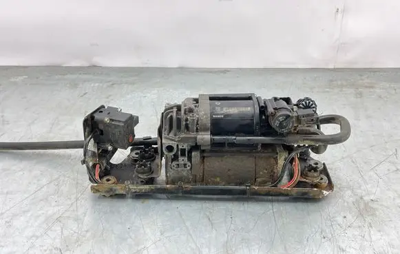 BMW 5 F10 F11 Air suspension compressor 37206794465 6794465 23092010
