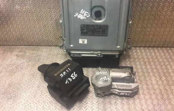 Mercedes-Benz E W211 Engine ECU kit and lock set 2034621130 2115452308