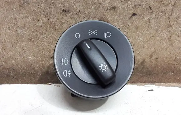 Skoda Octavia Mk2 (1Z) Light switch 1Z0941431C