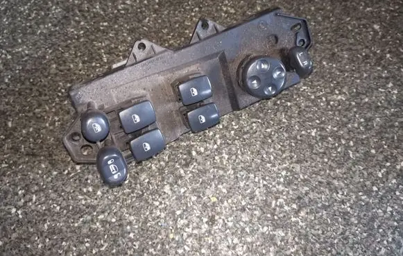 Chrysler Pacifica Electric window control switch 04685980AE