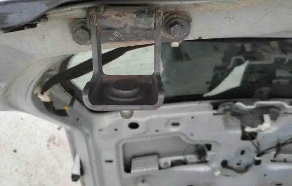Renault Megane II Tailgate/trunk/boot hinge