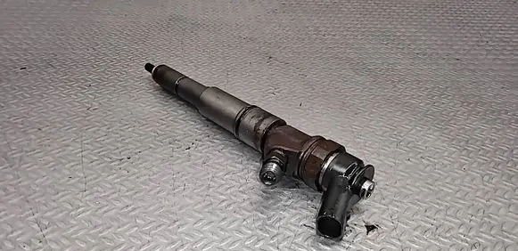 BMW 5 E60 E61 Fuel injector 7794652 0445110212