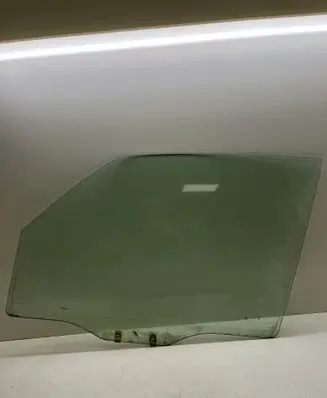 Mitsubishi Pajero Front door window glass four-door
