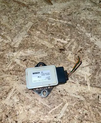 Nissan Qashqai ESP acceleration yaw rate sensor 0265005665 47931JD00A 3008871