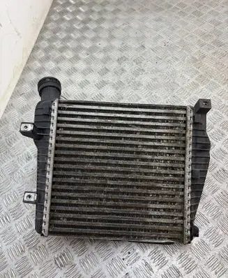 Volkswagen Touareg II Intercooler radiator S5028005 7L0117340